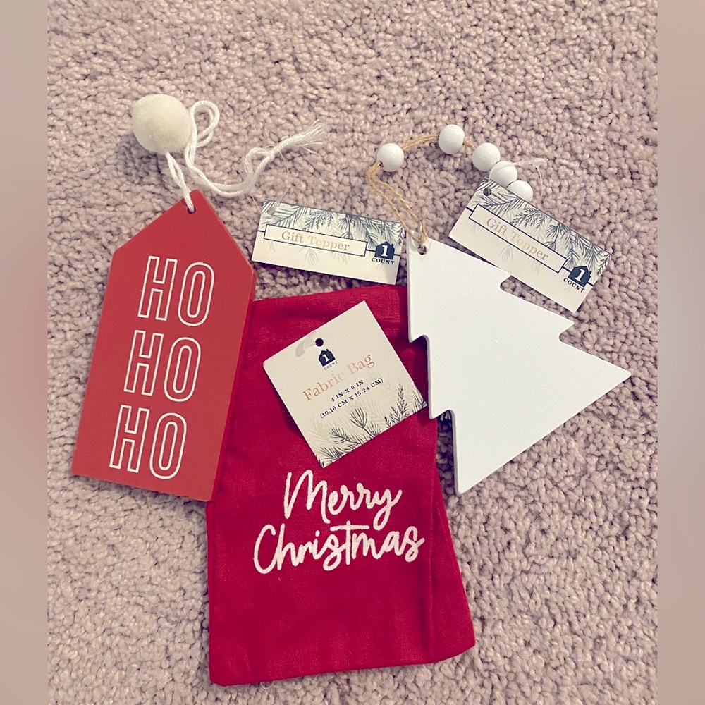 NEW!! Target Bullseye Christmas 2022 Gift topper 3 Itmes